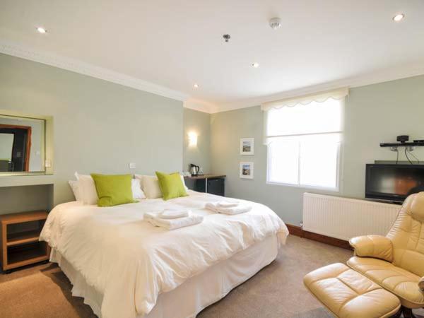 Queen's Cliff Holiday home *