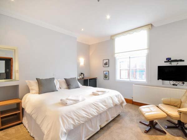 Queen's Cliff Holiday home *